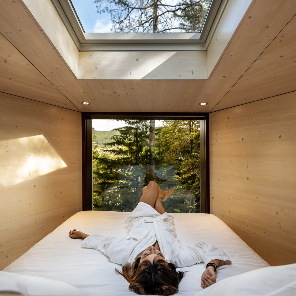 Há lugares onde o verdadeiro luxo é poder abrandar. Casas sem rede, silêncio absoluto e paisagens que convidam a abrandar. O alojamento ideal para quem procura tempo, espaço e autenticidade.